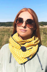 Dreieckstuch | Gelb & Blau Kuscheltuch wishproject - Halstuch Damen aus Sonnengelber Baumwolle mit Blättchenmotiv , Futterstoff Baumwoll-nicky Dunkelblau , made with love for you, Lieblingstuch, Fair Wear, praktisch, stylisch, wärmend, chic