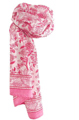 Leichtes Sommertuch aus handbedruckter Baumwolle mit rosa Blütenornamenten – ideal als Schultertuch, Pareo oder Dreieckstuch.