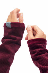 Pulswärmer aus weinrotem Cord