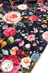 Detail von Modetuch Damen Dreieckstuch aus dunkelblauem Jersey mit bunten Blüten