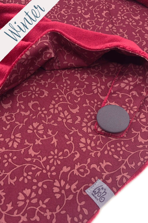 Detail von Halstuch Damen rot mit Ornamenten  in der dicken, flauschigen Wintervariante, Halstuch warm , Schal