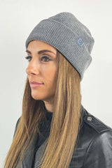 Graue Cordmütze aus weichem Cord-Jersey, schlichte und vielseitige Wintermütze für kalte Tage