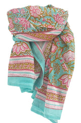 Pareo Tuch Oh India Sommertuch wishproject - Großes Baumwolltuch in Türkis mit rosa Blumenmuster aus handbedruckter Baumwolle , leichtes, sommerliches Tuch, vielseitig einsetzbar