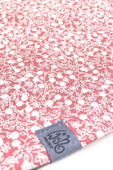 Detail von rosa Halstuch für Damen, nachhaltig, weich, warm, stylisch, made with love, hergestellt in Deutschland, made by wishproject