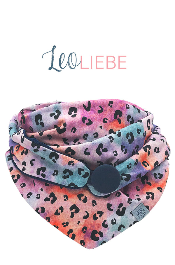 Halstuch Damen Baumwolljersey mit Nicki gefüttert und schickem Knopf zum verschließen. Funktioniert wie ein Loop Schal, aber zerstört nicht die Frisur. Muster Leoparden Muster Animalprint Farben: Rosa , Lila, Beere, Türkis, Blau, Orange, Schwarz, Weiß, Dunkelblau  absolut stylisch, warm uns gemütlich
