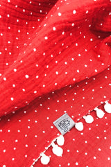 Sommertuch | Rot, Punkte & PomPom's | Musselin Sommertuch wishproject - Detail von Halstuch Damen aus Double Gauze rot mit weißen Punkten