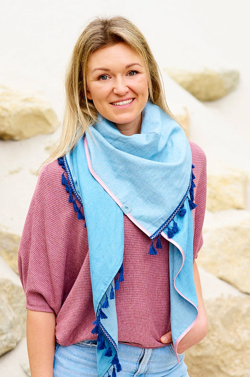 Wendetuch, dezente, jeansblaue Seite mit Quasten in dunkelblau und dezenter rosa glitter Borte